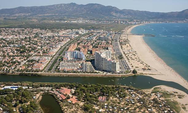 Charmante Maison Coeur De Ville 650M Plage 엠푸리아브라바 외부 사진